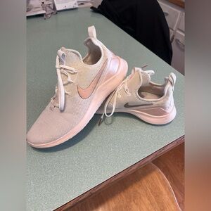 Nike Women’s Free TR 8 Shoes